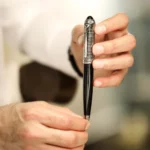 ⁦قلم أسود فضي 128⁩ - الصورة ⁦2⁩